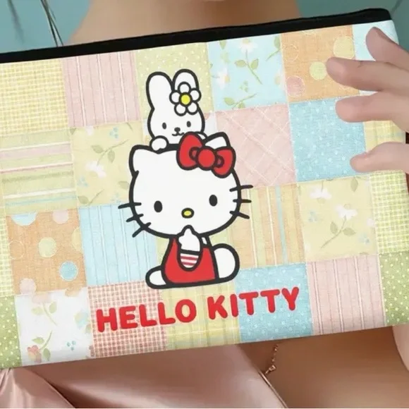 Hello Kitty makeup bag - Picture 3 of 5